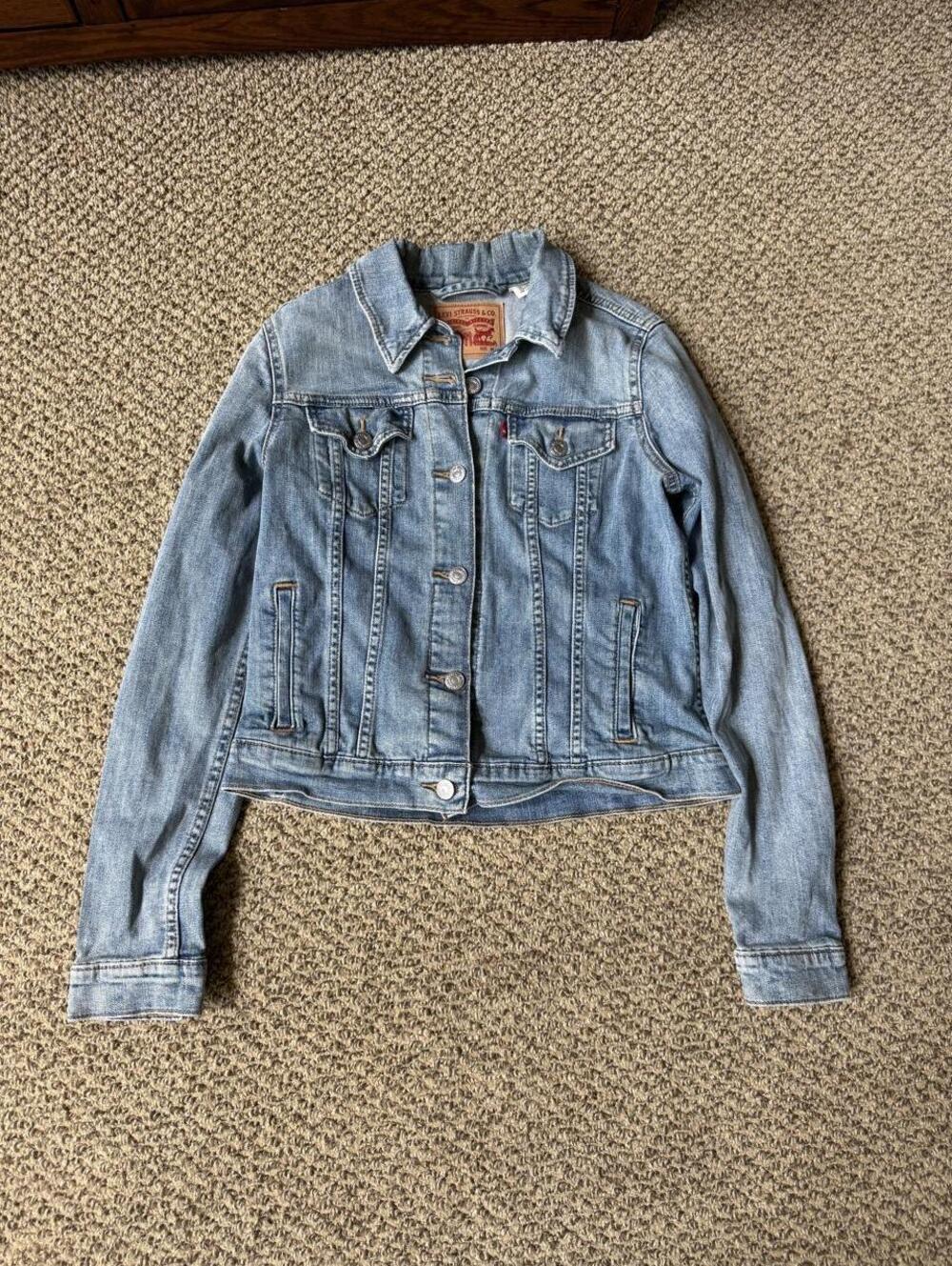 Levi's y2k style blue denim jacket
